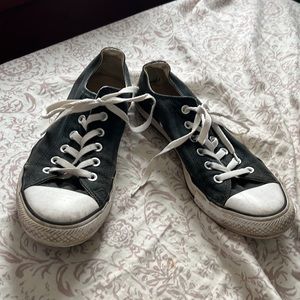 Women’s Black Low Top Converse sneakers Size 10